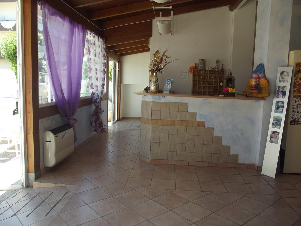 Hotel Sabbia D'Oro Pineto Buitenkant foto