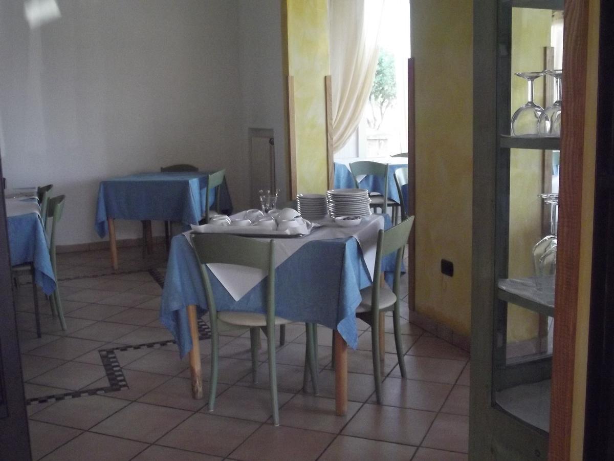 Hotel Sabbia D'Oro Pineto Buitenkant foto