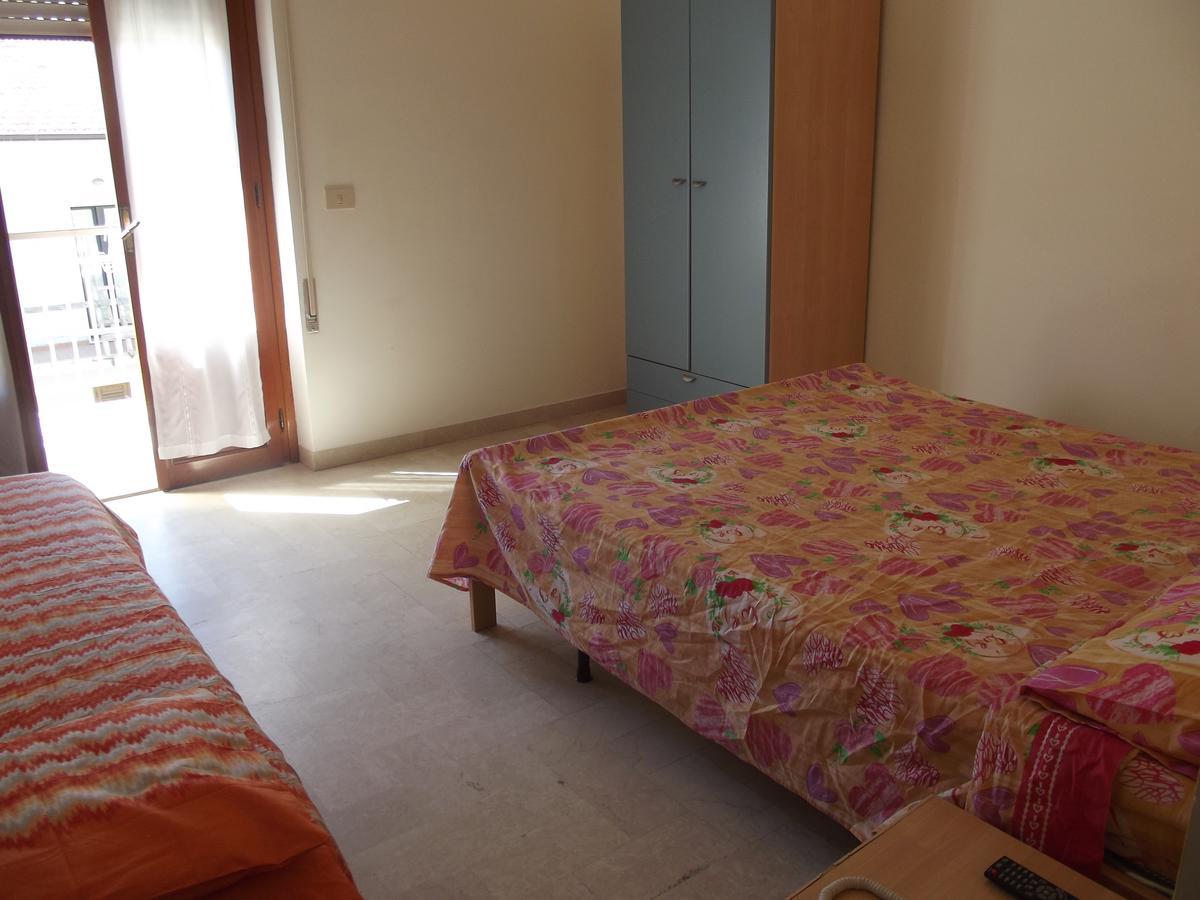 Hotel Sabbia D'Oro Pineto Buitenkant foto