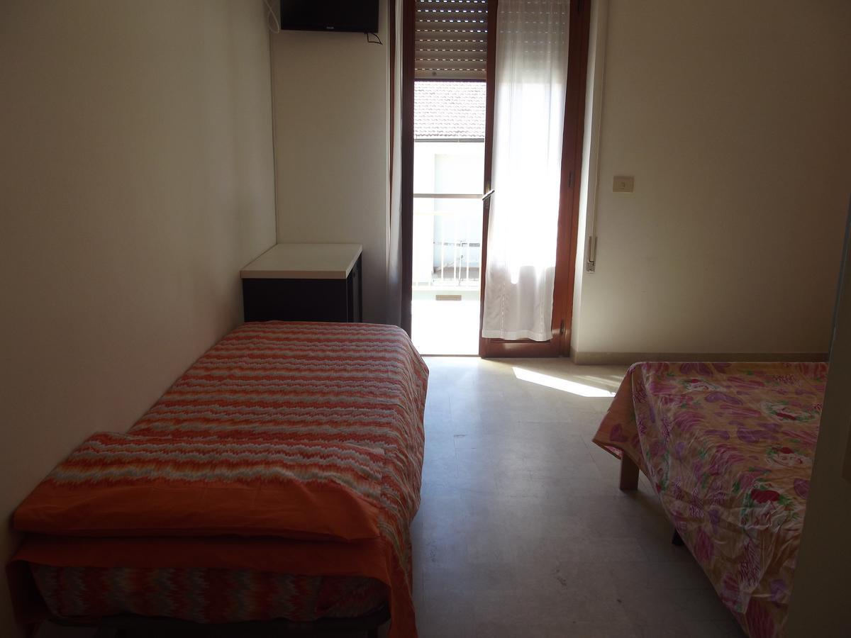 Hotel Sabbia D'Oro Pineto Buitenkant foto
