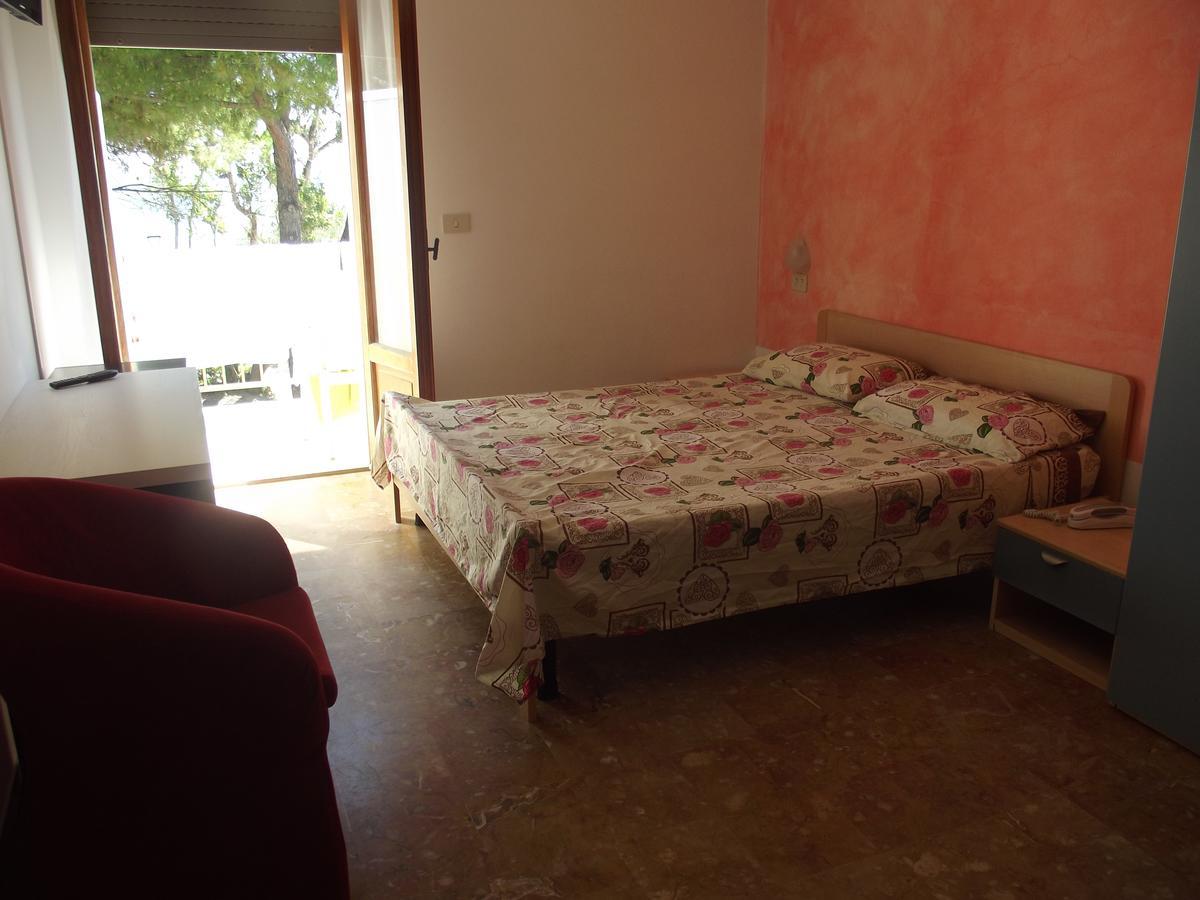 Hotel Sabbia D'Oro Pineto Buitenkant foto
