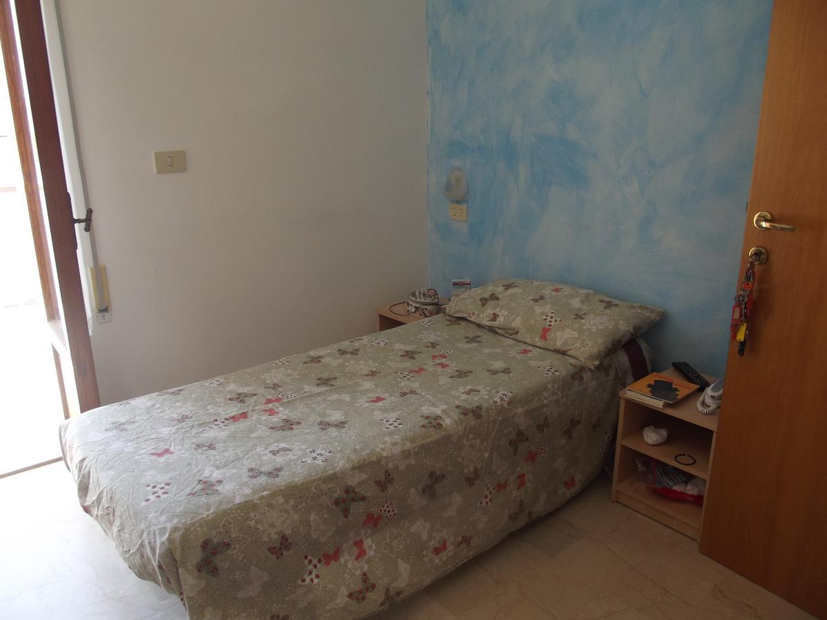 Hotel Sabbia D'Oro Pineto Buitenkant foto